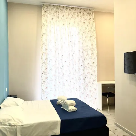 Vesuvius Terminal Nocleg ze śniadaniem 3*