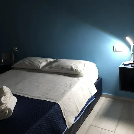 Vesuvius Terminal Nocleg ze śniadaniem